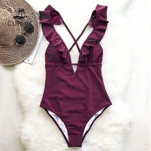 NWT CUPSHE Heart Falbala One-piece Swimsuit size medium